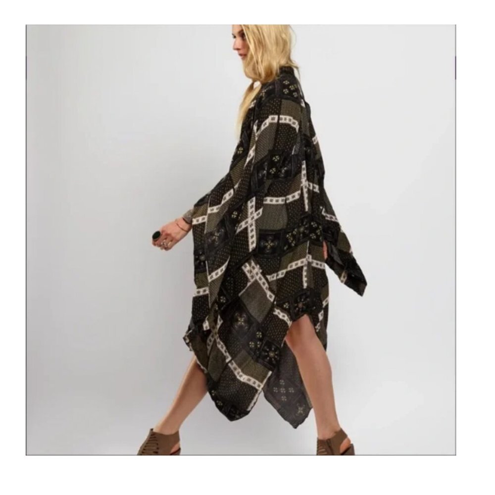 Free People Little Wing Rare Black Print Kimono Luxury Bohemian Duster Size XS/S - Picture 5 of 11